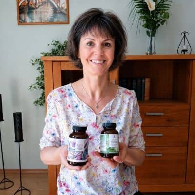 Sabine Voshage mit dem Naturtreu Stoffwechsel-Paket