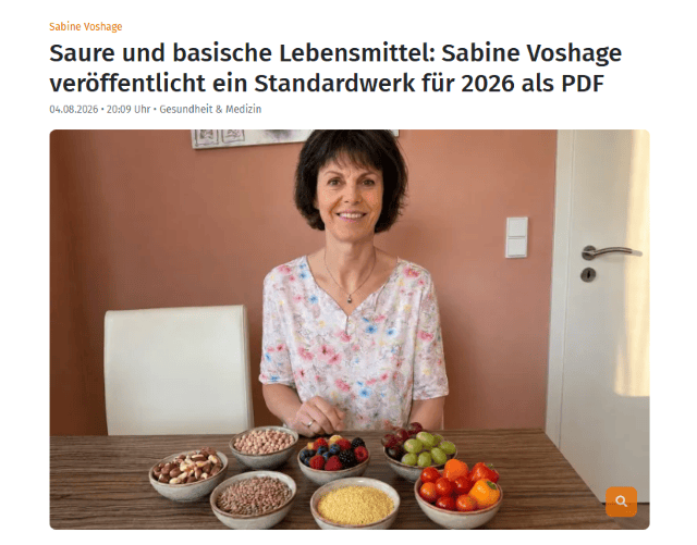 Sabine Voshage am Tisch sitzend hinter Schalen mit Früchten und Nüssen im Pressebericht auf OpenPR